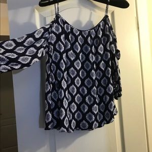 New York and company cold shoulder top